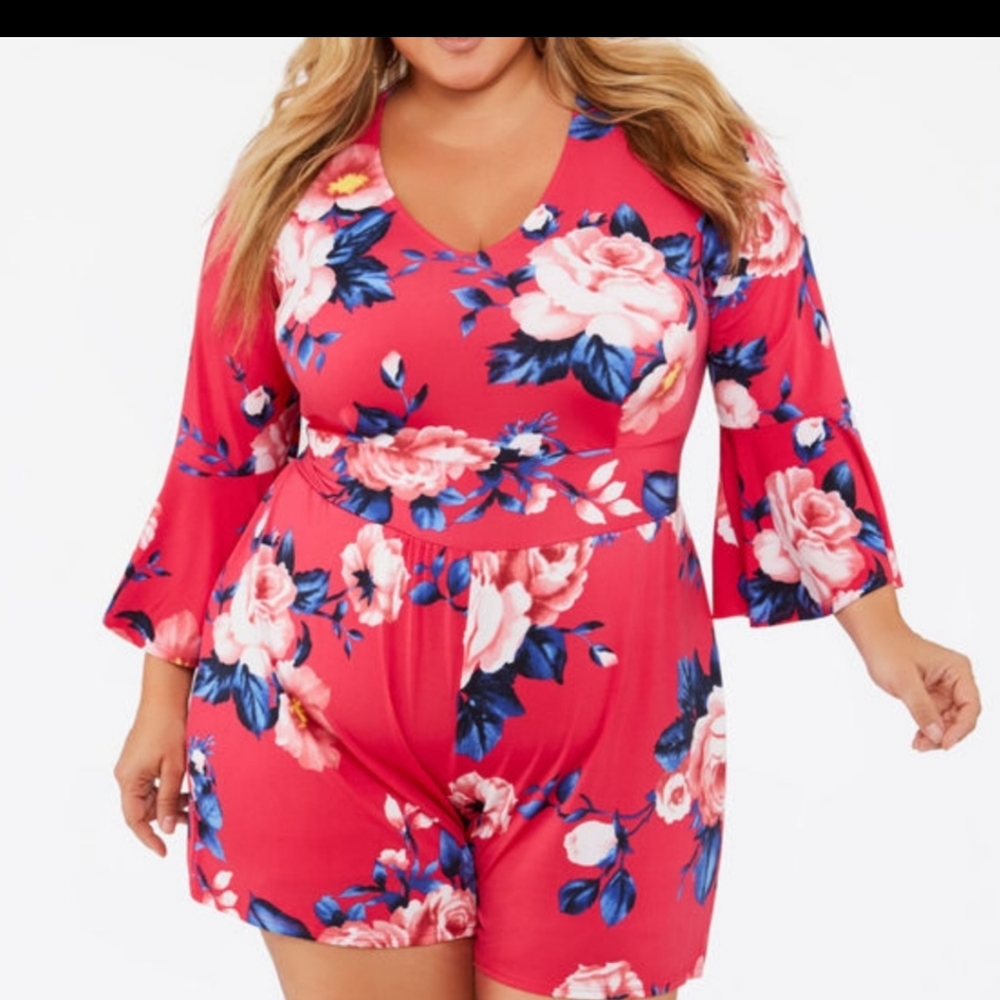 SEXY Floral Print Bell Sleeve Romper Sz. 30/32 NWT